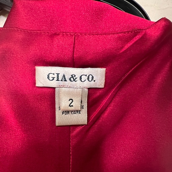 Red silky size 2 versatile strap cocktail party dress - Picture 10 of 11